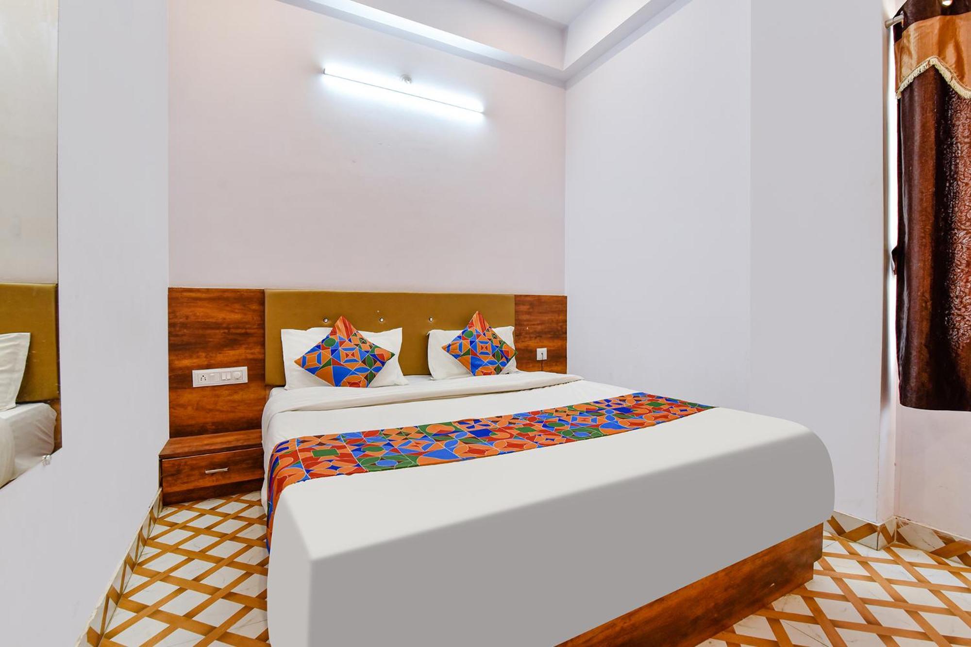 Fabexpress Raj Palace Hotel